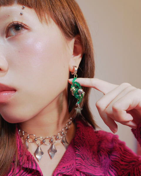 WIGGLY EARRING (LIME)