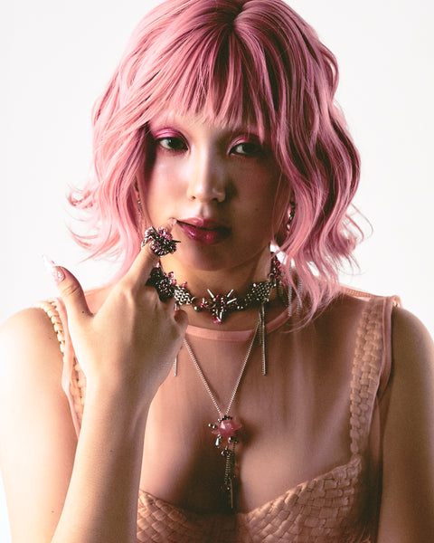 SPIDER LILY CHOKER